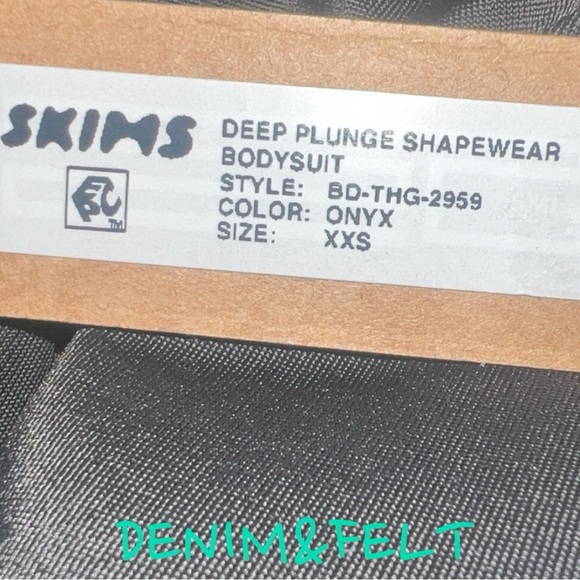 SKIMS DEEP PLUNGE SHAPEWEAR THONG BODYSUIT |STYLE: BD-THG-2959 |COLOR:ONYX |NEW - Picture 10 of 10